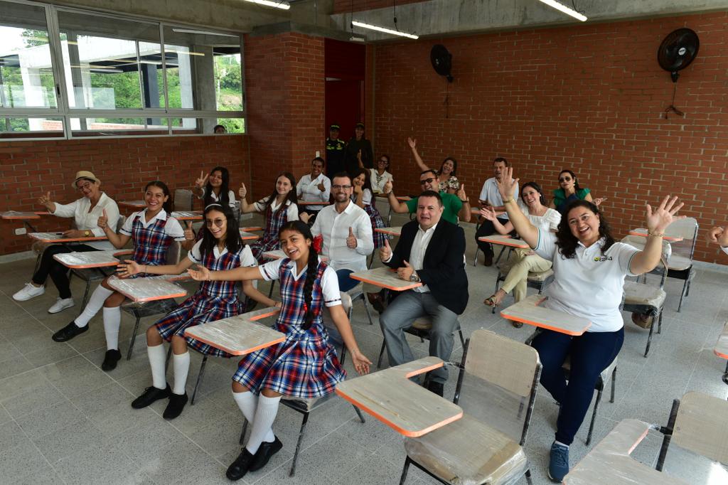ENTREGA_OBRAS_FFIE_IE_SAN_GERARDO_MARIA_MAYELA_3.jpeg