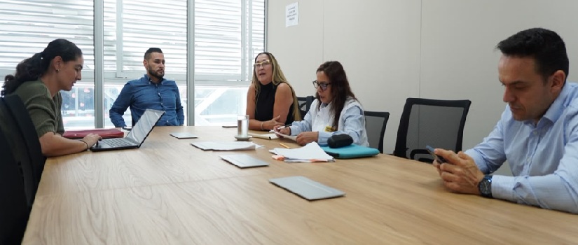 En un trabajo articulado con organismos de control, Caldas mantiene sus servicios educativos y avanza en la recuperación de las sedes afectadas por el terremoto